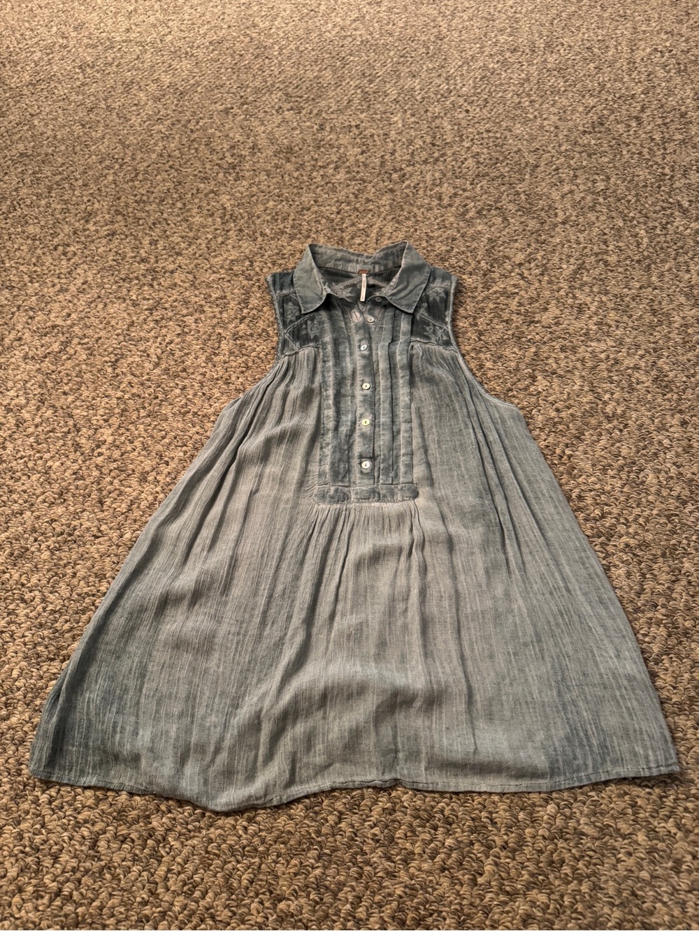 L Free People Sleeveless Chambray Button-Front Tunic  - Washed Blue